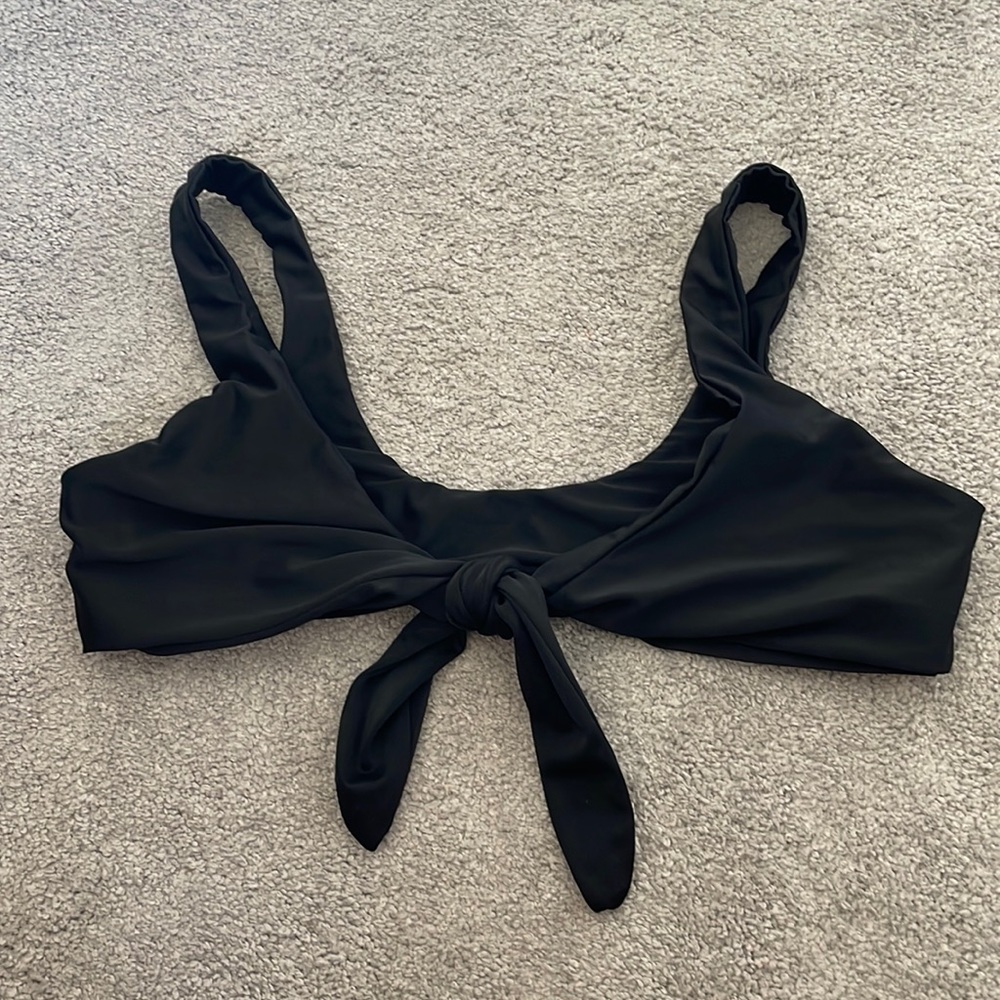 Black bikini top